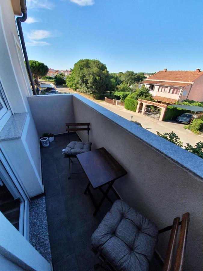 Apartment Natalia Valbandon Екстер'єр фото