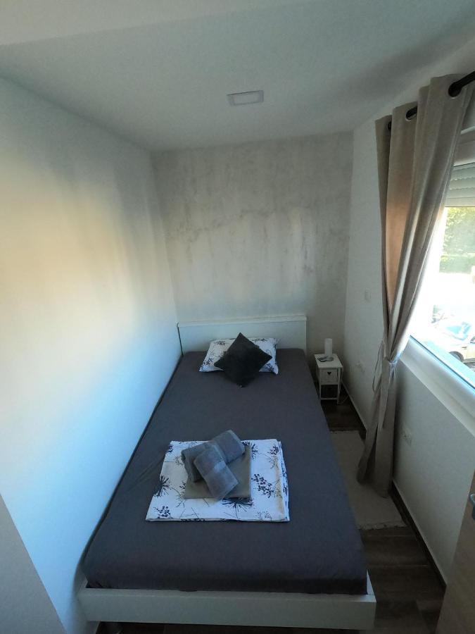 Apartment Natalia Valbandon Екстер'єр фото