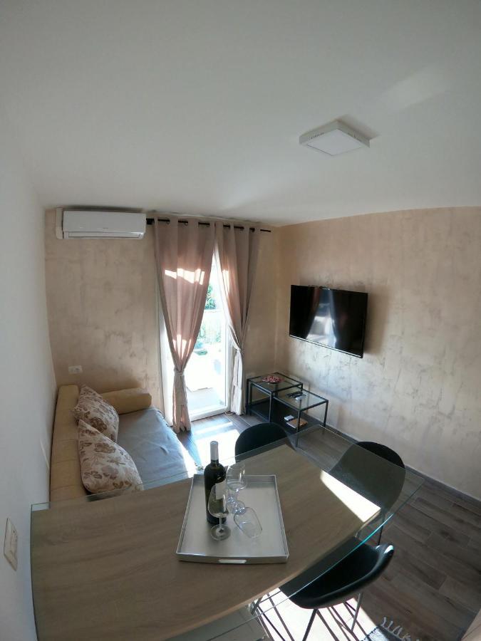 Apartment Natalia Valbandon Екстер'єр фото