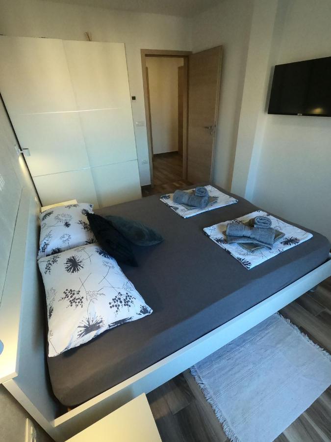 Apartment Natalia Valbandon Екстер'єр фото