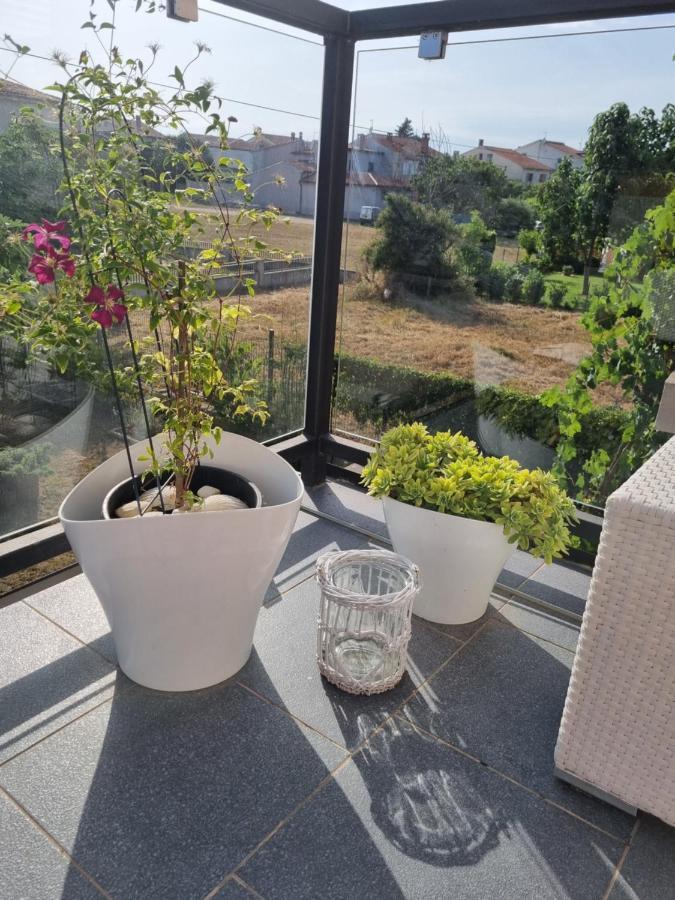 Apartment Natalia Valbandon Екстер'єр фото
